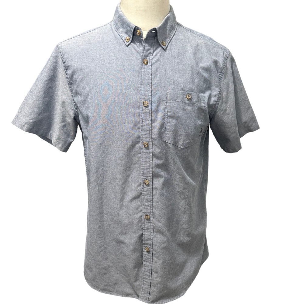 Men’s Billabong Short Sleeve button up. Size Large